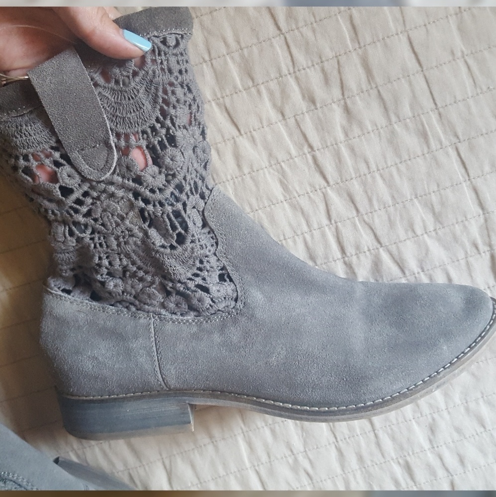 ZIGI Girl Booties - Picture 3 of 4